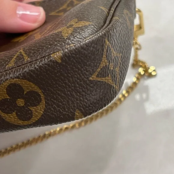 Louis Vuitton monogram mini pochette - Picture 14 of 16
